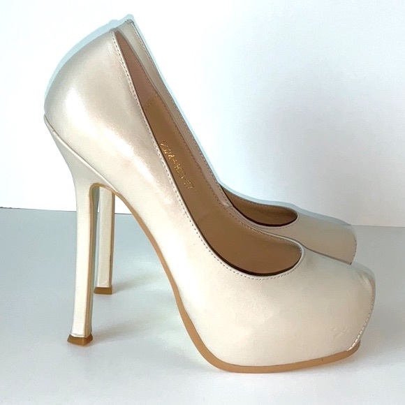 NWOT Tribute Pump - 37 - Picture 2 of 7